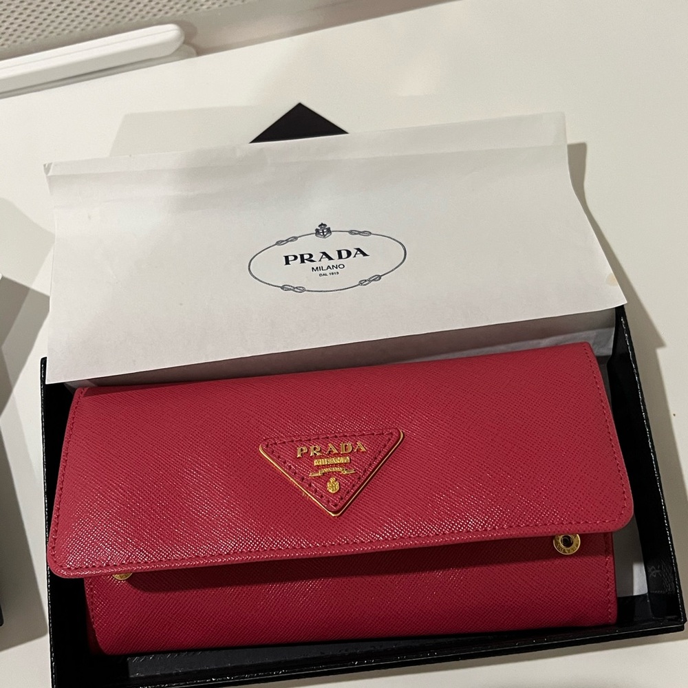 Authentic Prada Women's Wallet - Brand New In Box